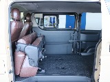 セカンドシートは跳ね上げ可能です☆☆