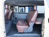 セカンドシートは3人掛けになります☆☆
