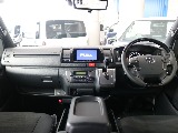 特別仕様車なので高級感のある内装になっています☆