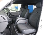 特別仕様車専用のハーフレザーシートになっています！