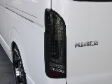 プレステージテールランプが装着されています！ウインカーは流れるシーケンシャルタイプです！