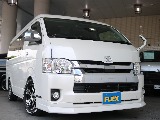 フロントスポイラーが装着されており迫力のあるフロントフェイスになっています☆
