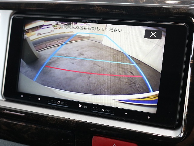 バックカメラ付きなので駐車時も安心です！