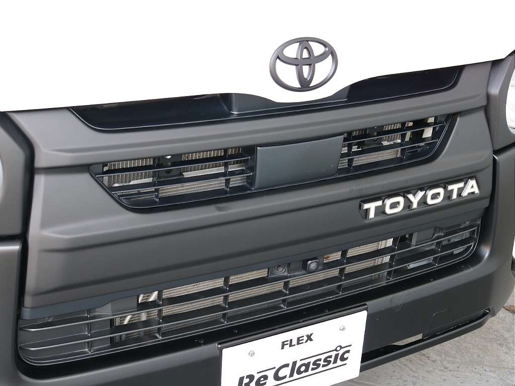 TOYOTAロゴがオシャレなReclassicフロントグリル装着済みです☆☆