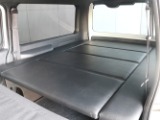 両側に家具付きベッドキットになっております♪