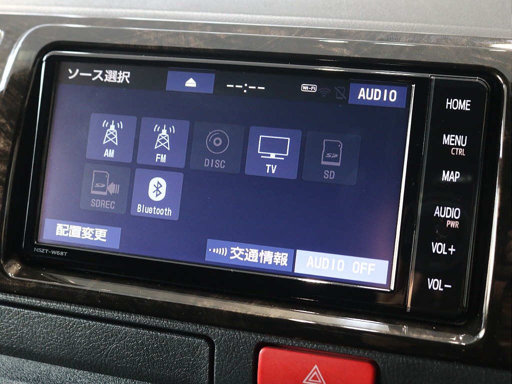 ナビはトヨタ純正７インチナビが搭載済みです♪