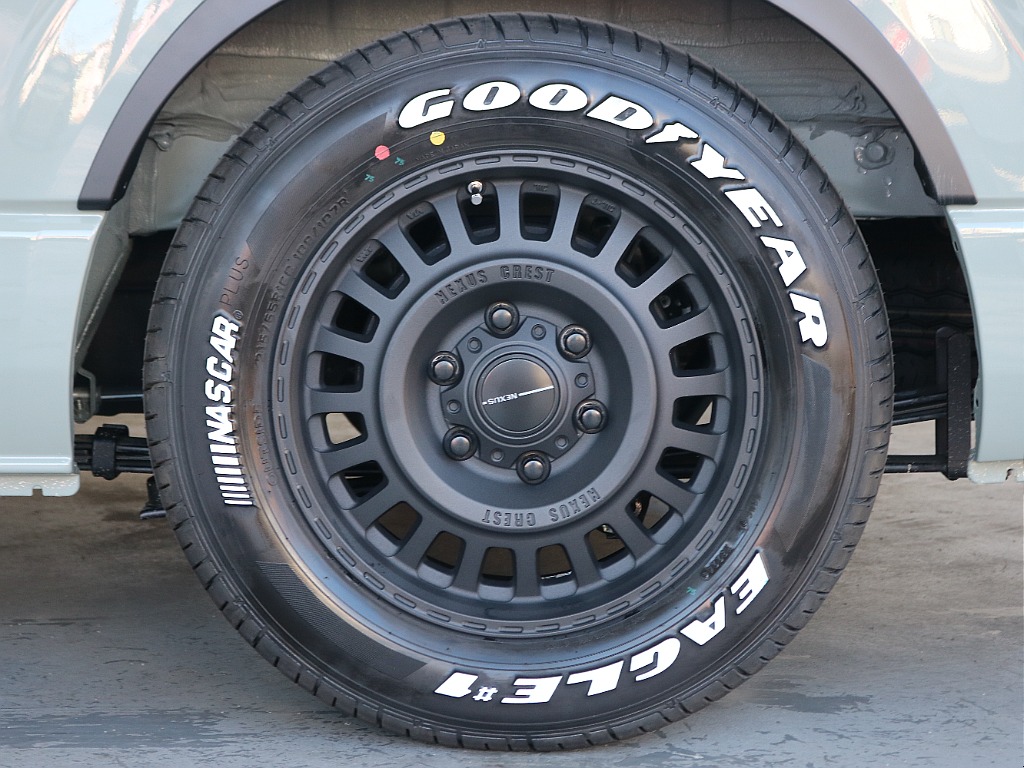 NEXUS CREST NC1 16インチアルミホイールにナスカータイヤの組み合わせになっております☆☆