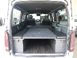 オリジナル内装架装Ver.4が施工されております♪車中泊が出来るベッドです☆