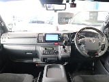特別仕様車なので高級感のある内装になっています☆