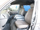 特別仕様車限定のハーフレザーシートになっております☆
