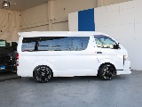 片側小窓付きパワースライドドアになっております☆☆