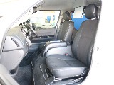 特別仕様車限定のハーフレザーシートになっております☆