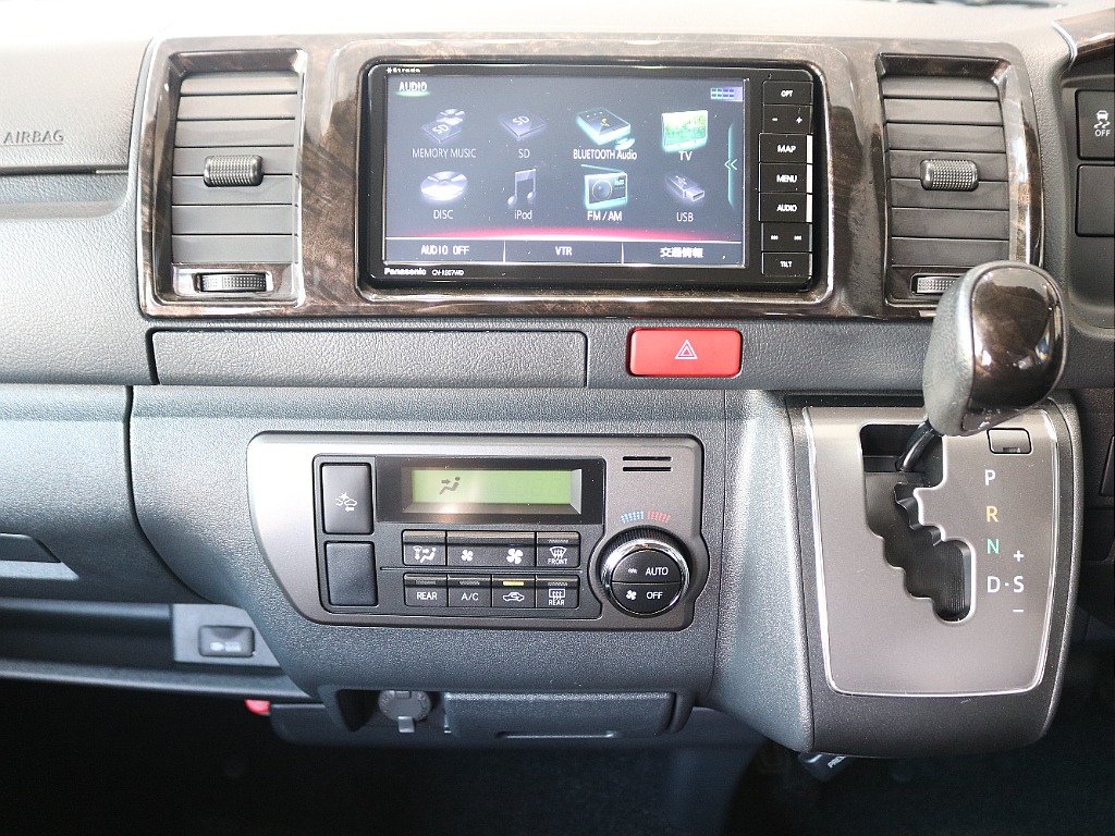 内外装、足回り、ナビと欲しい装備をパッケージングでコンプリートカスタム★もちろん追加カスタムもお任せください！どんなカスタムもお任せください！