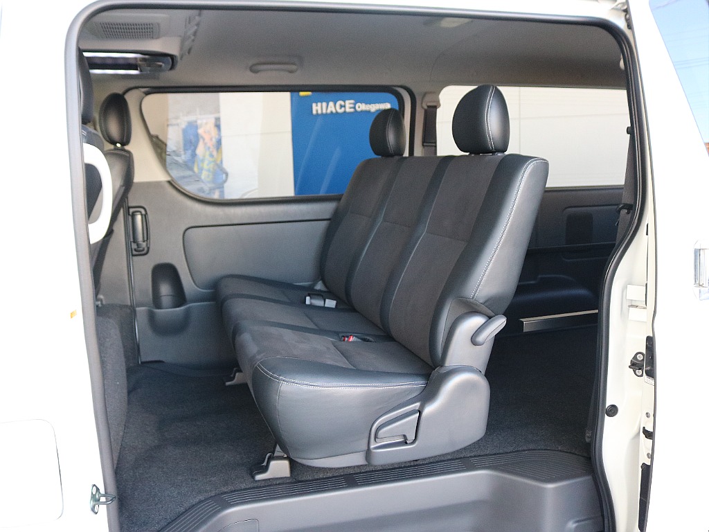 内外装、足回り、ナビと欲しい装備をパッケージングでコンプリートカスタム★もちろん追加カスタムもお任せください！どんなカスタムもお任せください！