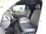 特別仕様車限定ハーフレザーシートになっております♪♪