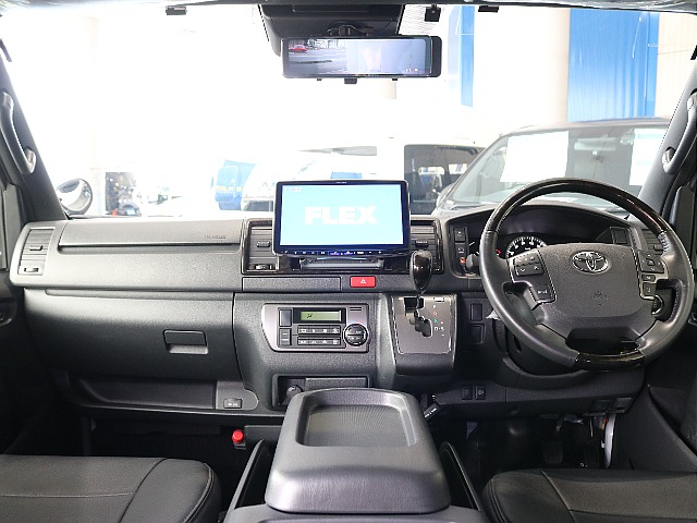 特別仕様車ダークプライムⅡなので高級感のある内装になっております♪♪