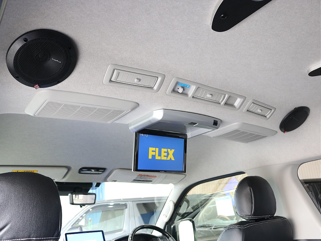 カロッツェリア10.2インチフリップダウンモニター＆ルーフスピーカー装着済みで後席の方も映像とサウンドをお楽しみいただけます☆☆