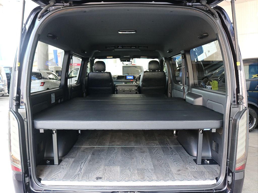 トヨタ ハイエースバン(13枚目)