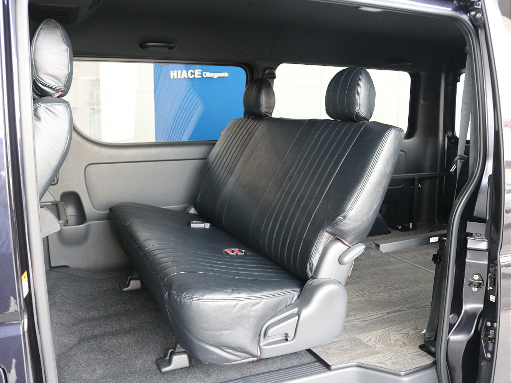 トヨタ ハイエースバン(7枚目)
