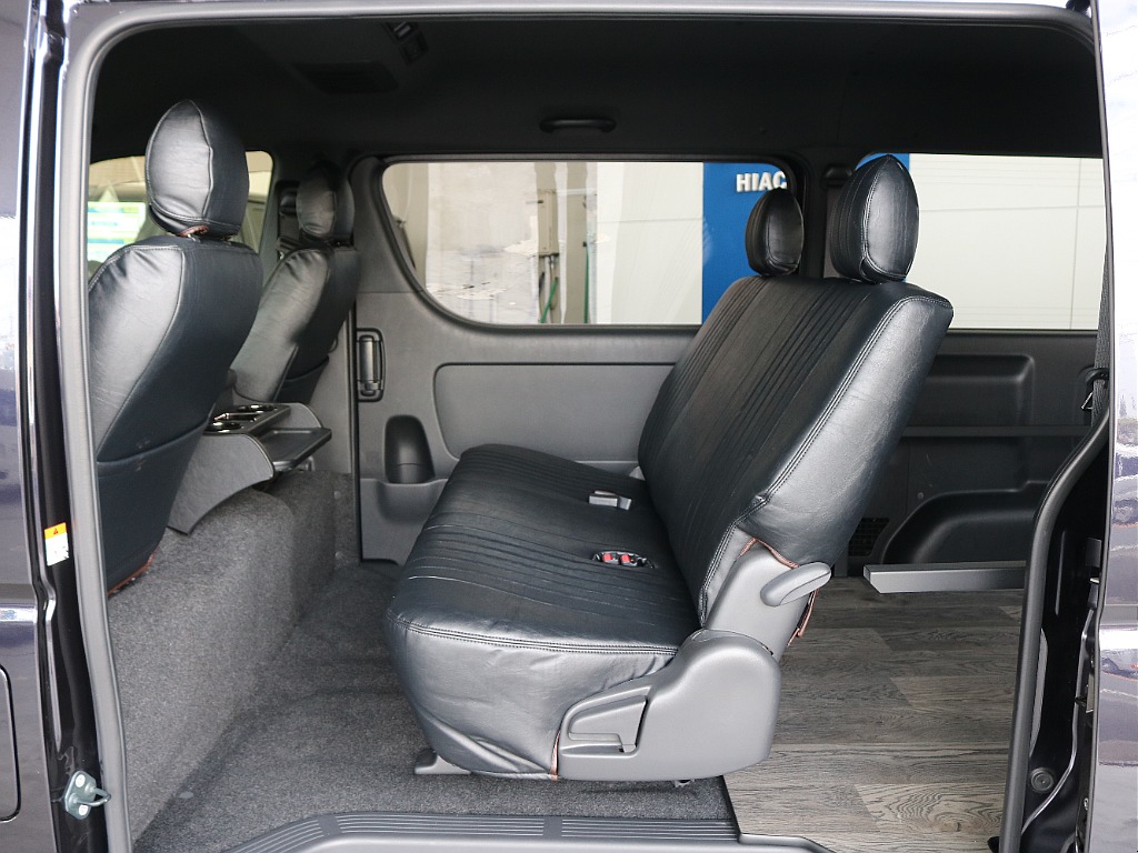 トヨタ ハイエースバン(8枚目)