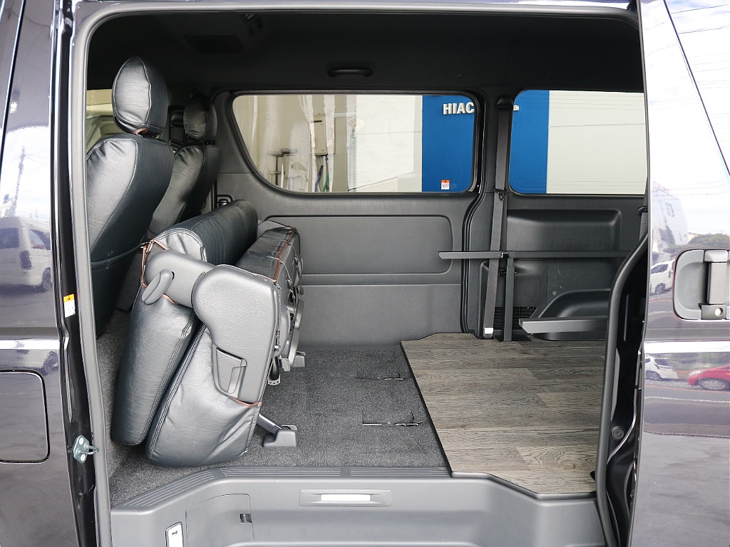 トヨタ ハイエースバン(10枚目)