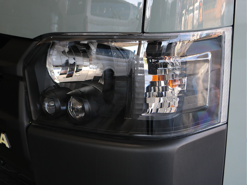 インナーブラックLEDヘッドライトになります☆☆