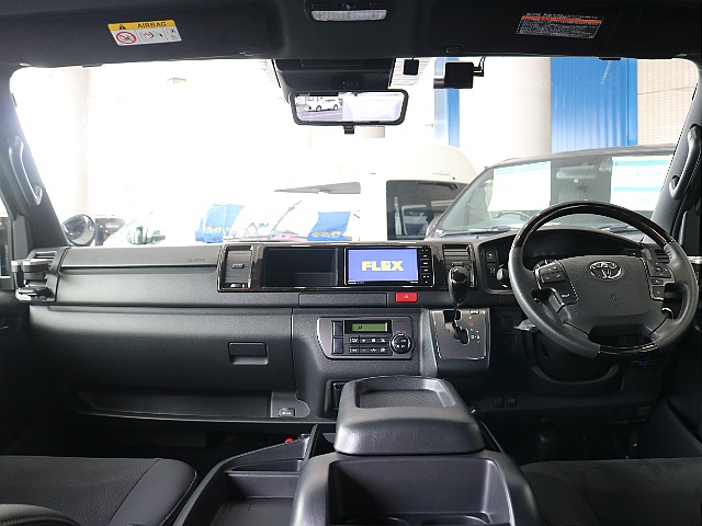 特別仕様車ダークプライムⅡなので高級感のある内装になっております♪♪