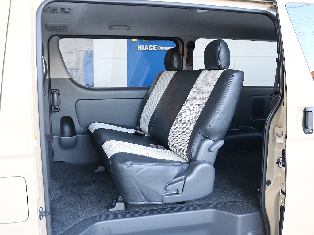 後席も同様のシートカバー装着済みです☆☆