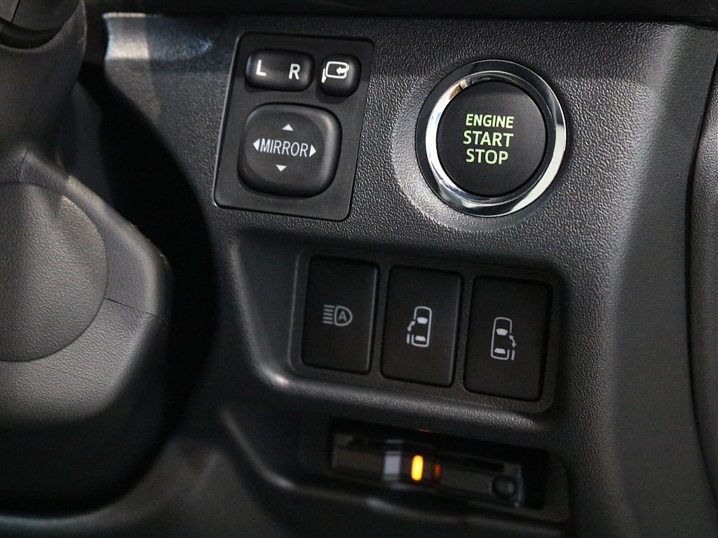 プッシュスタートなのでエンジン始動も楽々です♪♪