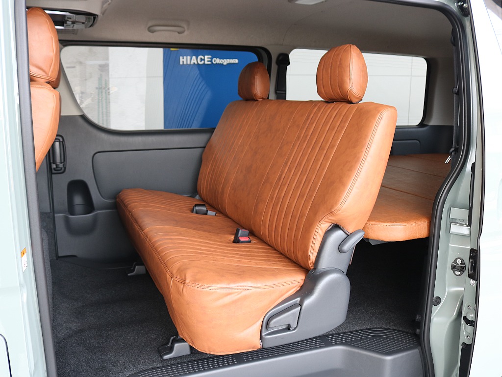 後席も全席同様のシートカバーが装着されております☆☆