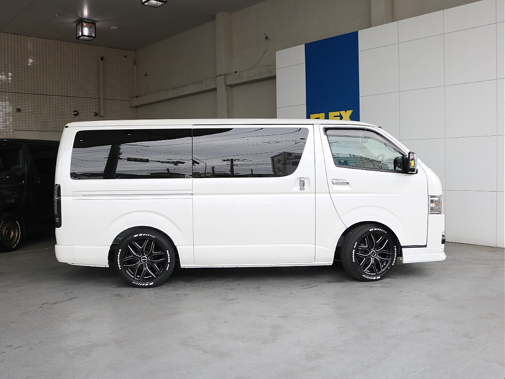 両側パワースライドドアになっております☆☆