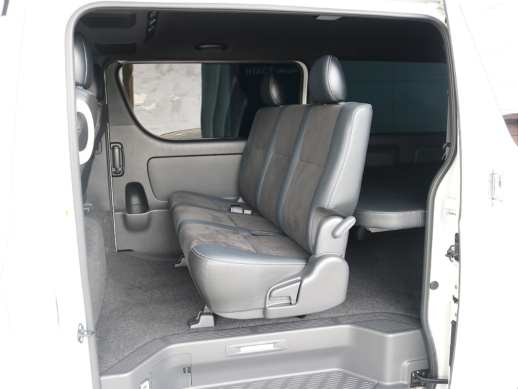 後席も同様のシートが装着されております♪♪