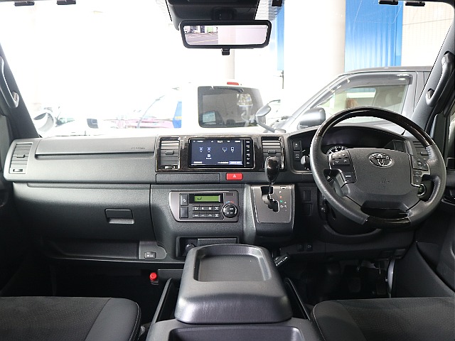 特別仕様車ダークプライムⅡなので高級感のある内装になっております♪♪