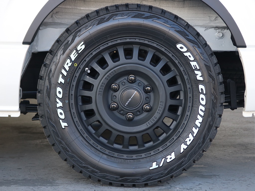 ネクサス・クレスト16インチAWにオープンカントリーの組み合わせになっております☆☆