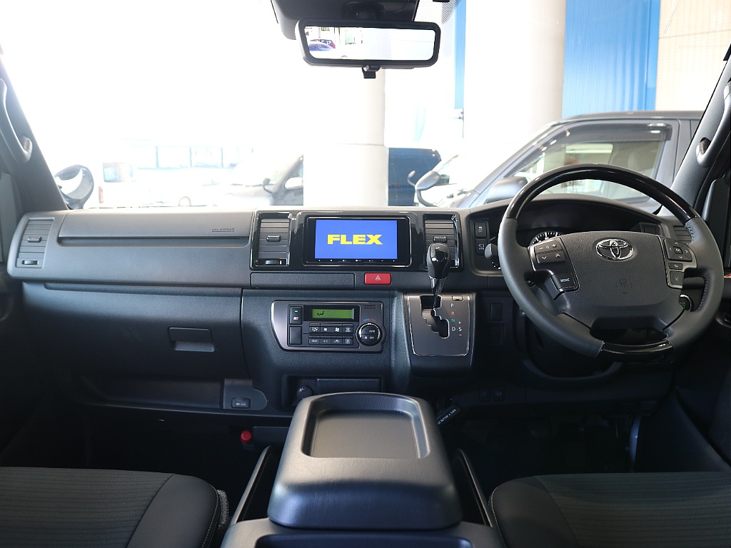 特別仕様車ダークプライムSなので高級感のある内装になっております♪♪