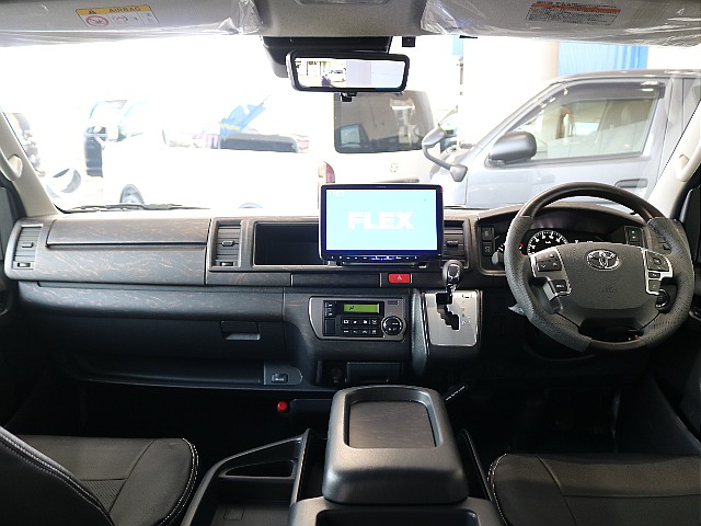 ワイドボディなので広々とした内装になっております♪♪