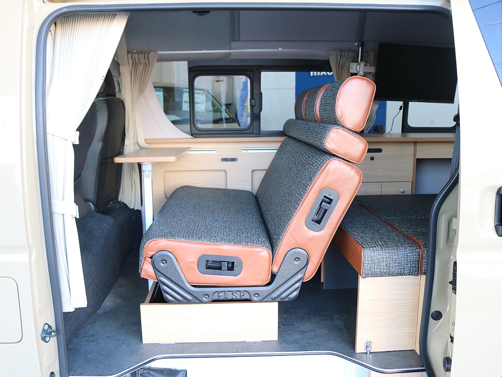 セカンドシートは3人掛けになります☆☆