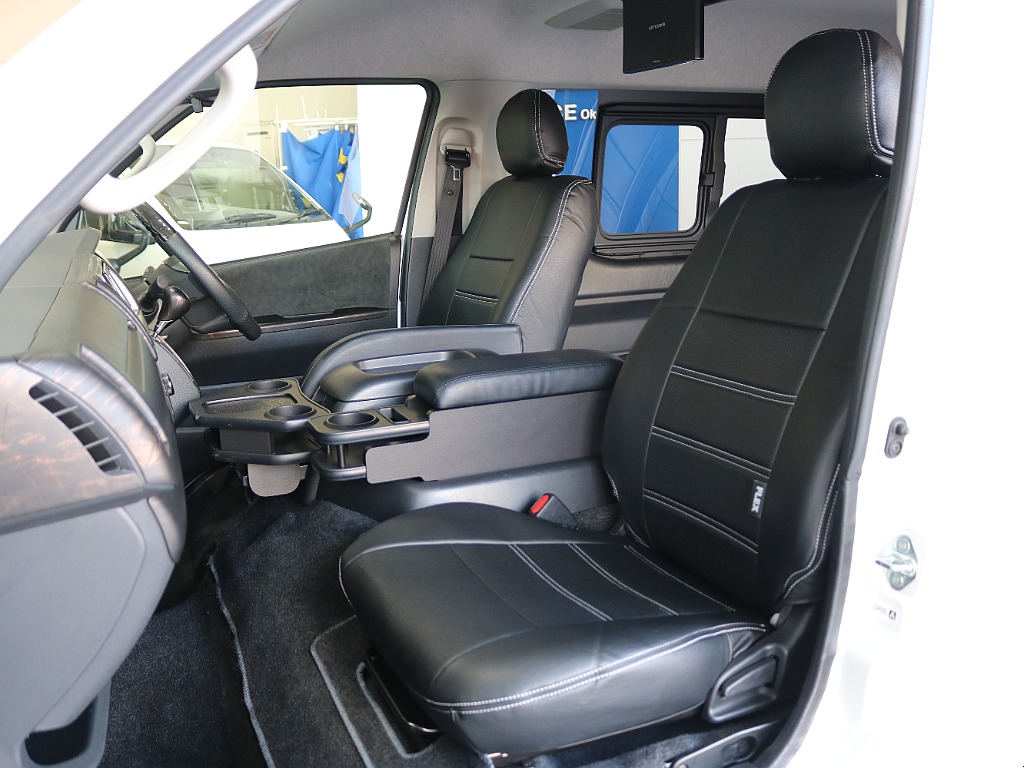 オリジナルのシートカバーが装着されております！