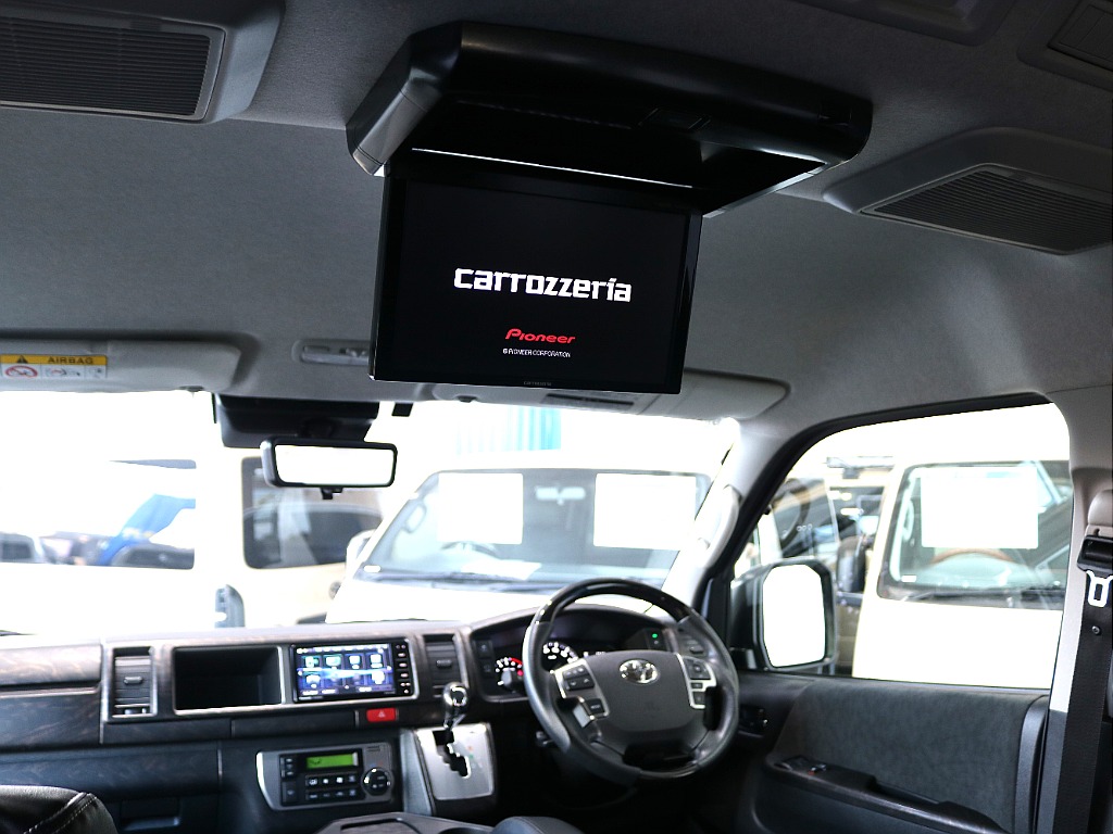 フリップダウンモニター付きなので後席の方も映像を楽しめます☆