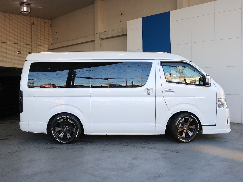 両側パワースライドドアになっております♪♪