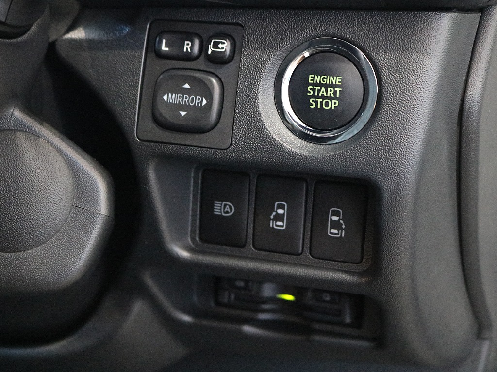 プッシュスタートなのでエンジン始動も楽々です♪♪