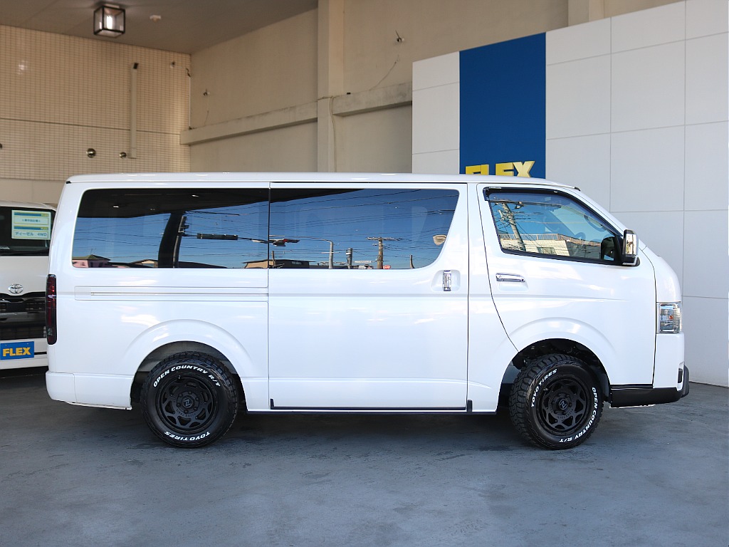 トヨタ ハイエースバン(17枚目)