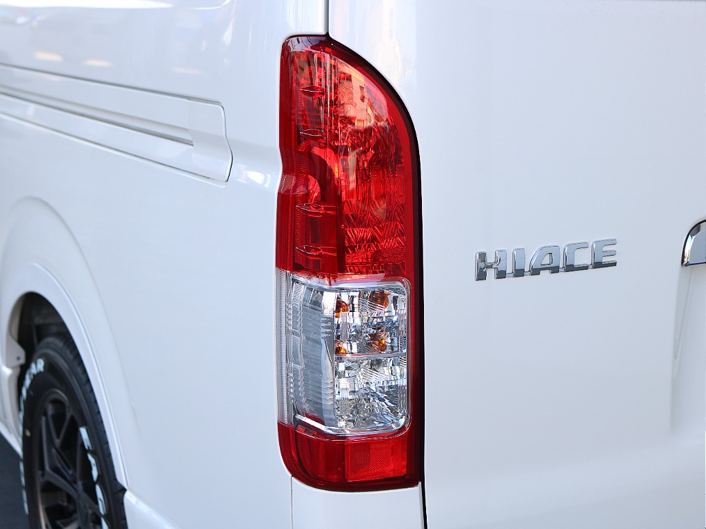 純正テールランプが装着されておりますが、オプションにてお好みのテールランプに変更可能です☆☆