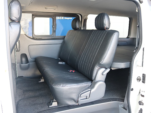 後席も同様のシートカバーが装着されております☆☆