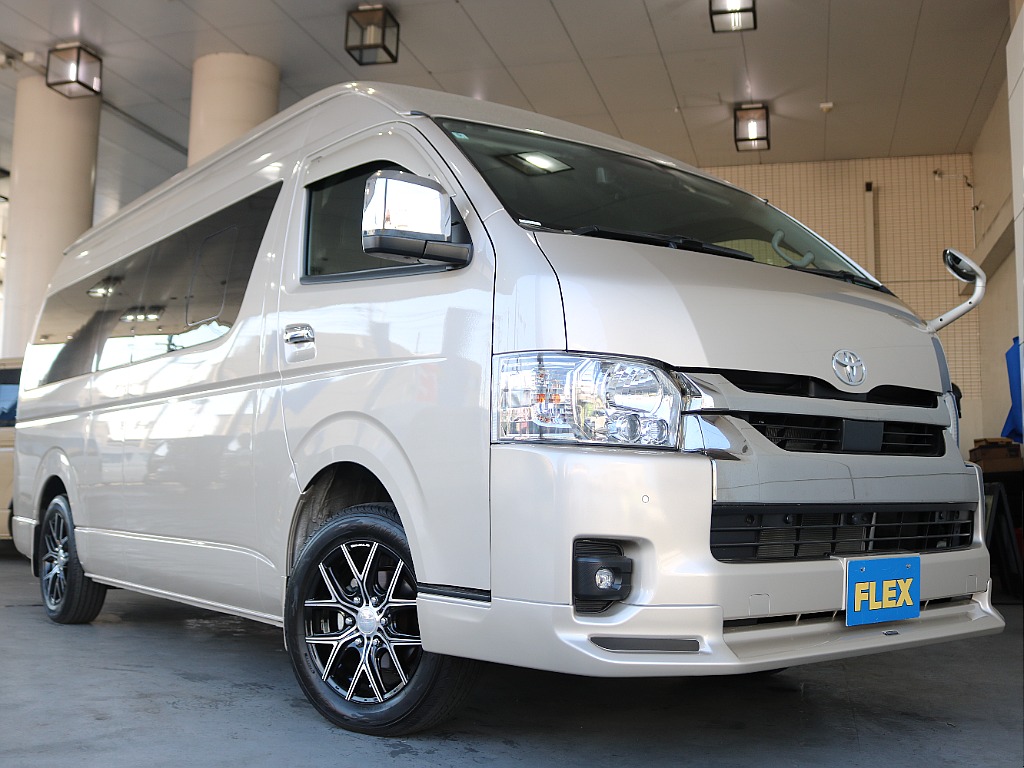 フロントスポイラーが装着されているので迫力のあるフロントフェイスになっております☆☆