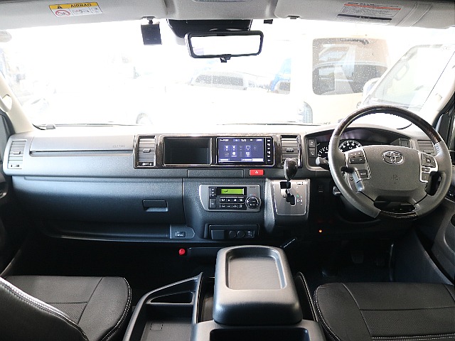 ワイドボディなので広々とした内装になっております♪♪