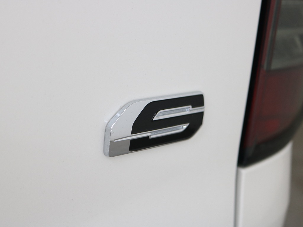 リアにはダークプライムS専用エンブレムが装着されております☆☆