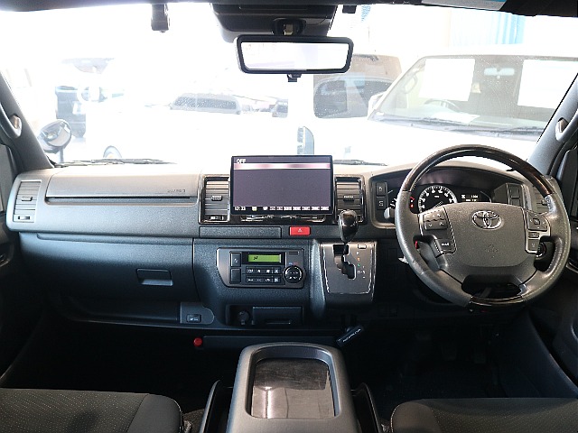 特別仕様車ダークプライムⅡですので高級感のある内装になっております♪♪