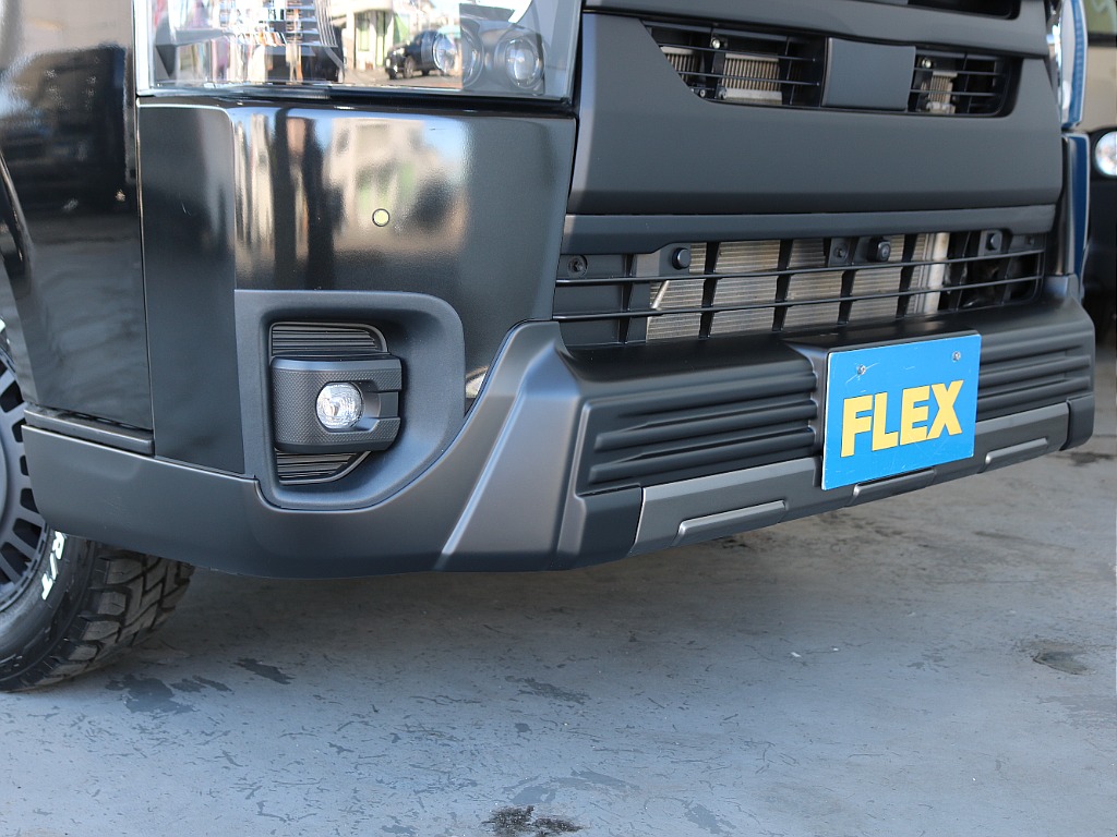 オリジナルのT-フォースフロントスポイラーが装着されております！