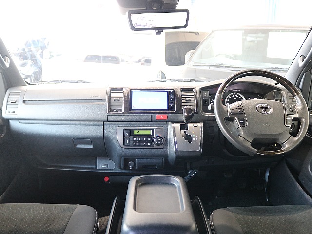 ダークプライムⅡになりますので高級感溢れる内装になっております♪♪